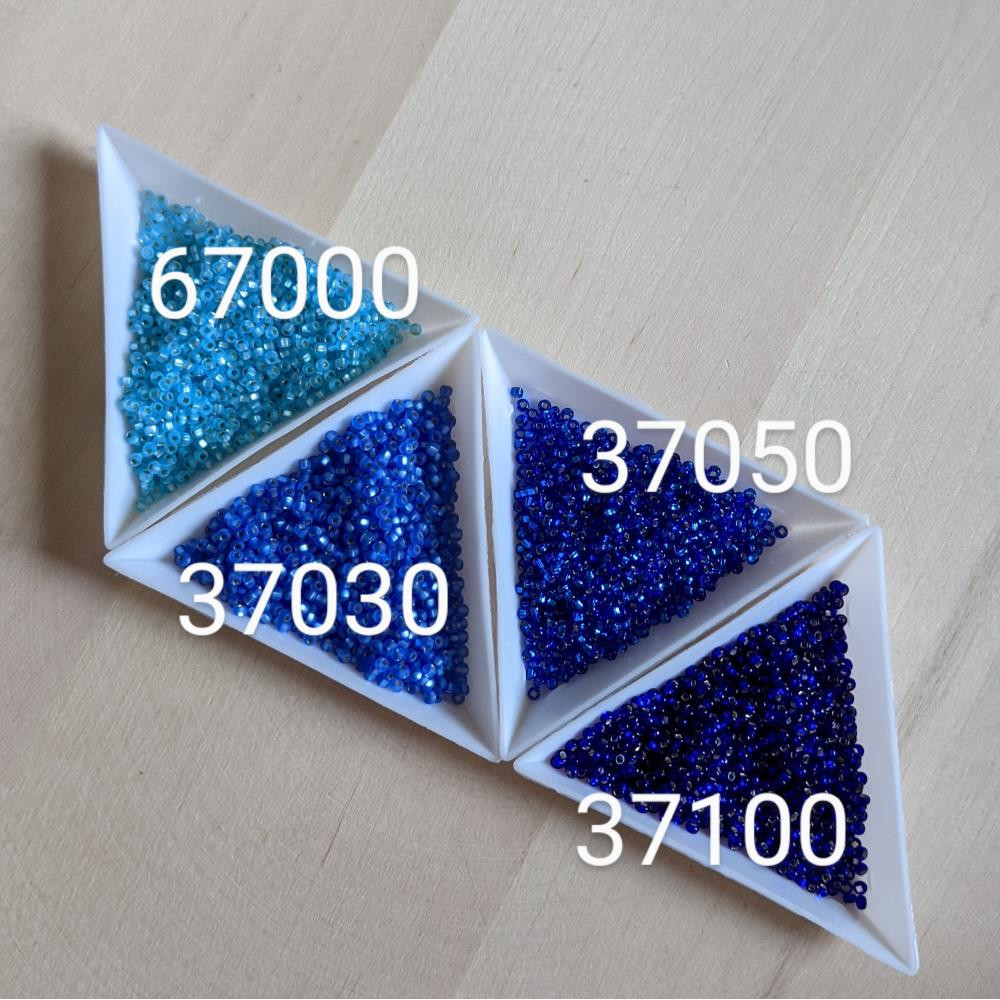 Modrй korбlky Preciosa 37030 (5 gramov)