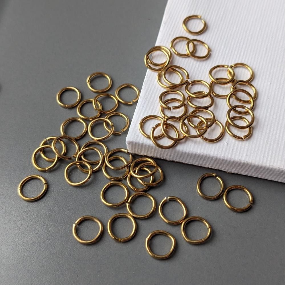 Spojovací krúžok z nehrdzavejúcej ocele zlatý 1*8 mm.