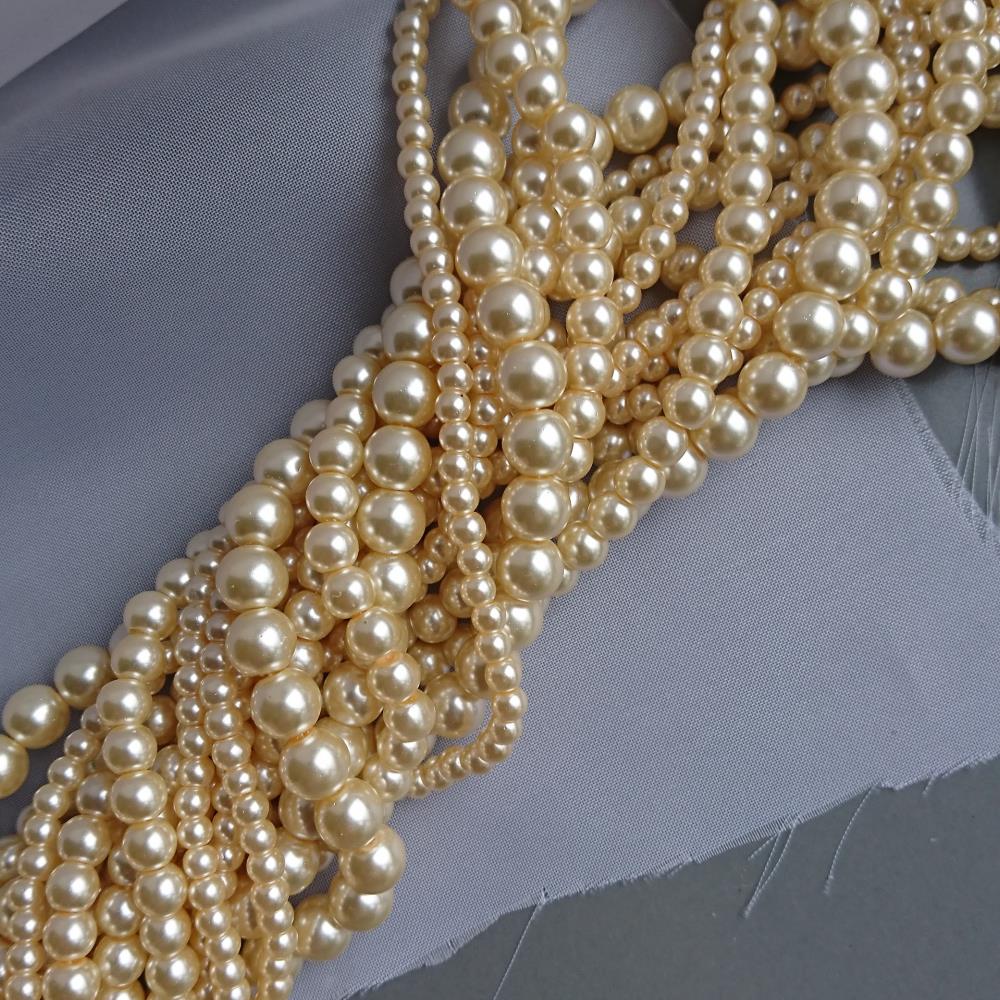 Krémové perly 8 mm 110 korálok