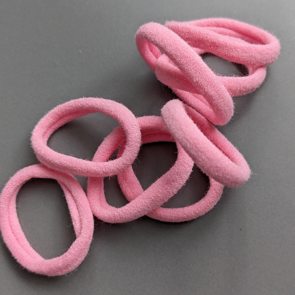 4 cm ružová gumička z mikrovlákna