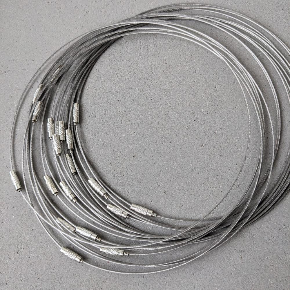 Podstavec pre choker so skrutkovacím zapínaním 45 cm strieborný