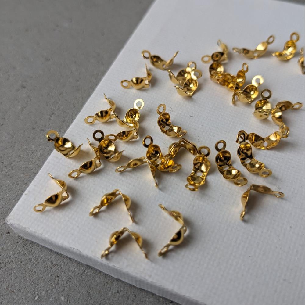 Zlaté špendlíky z nehrdzavejúcej ocele 4*8 mm