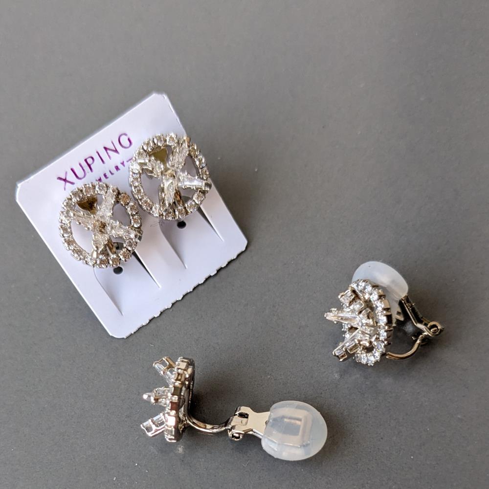 Klipy Xuping 12 mm rуdium s kubickэm zirkуnom.