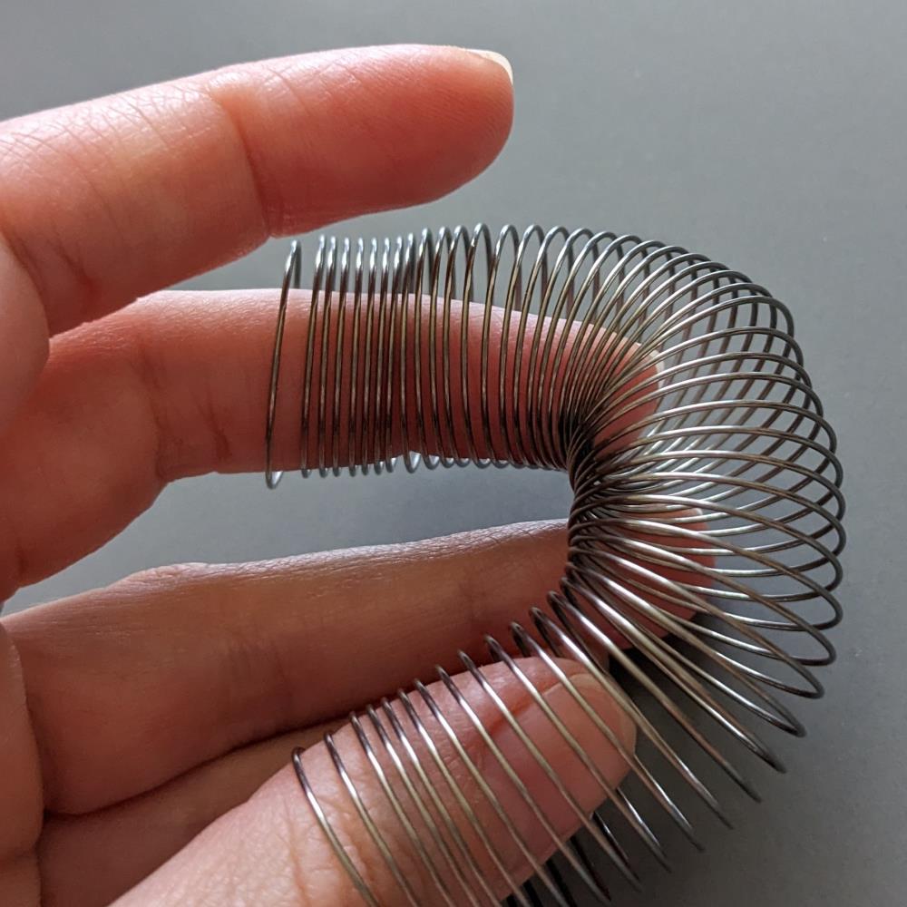 Pamäťový drôt z nehrdzavejúcej ocele na prsteň, priemer 2,2 cm, hrúbka 0,6