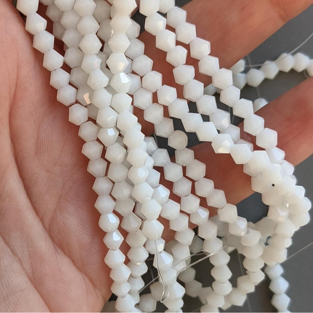 bikonický biely 4 mm 80 ks