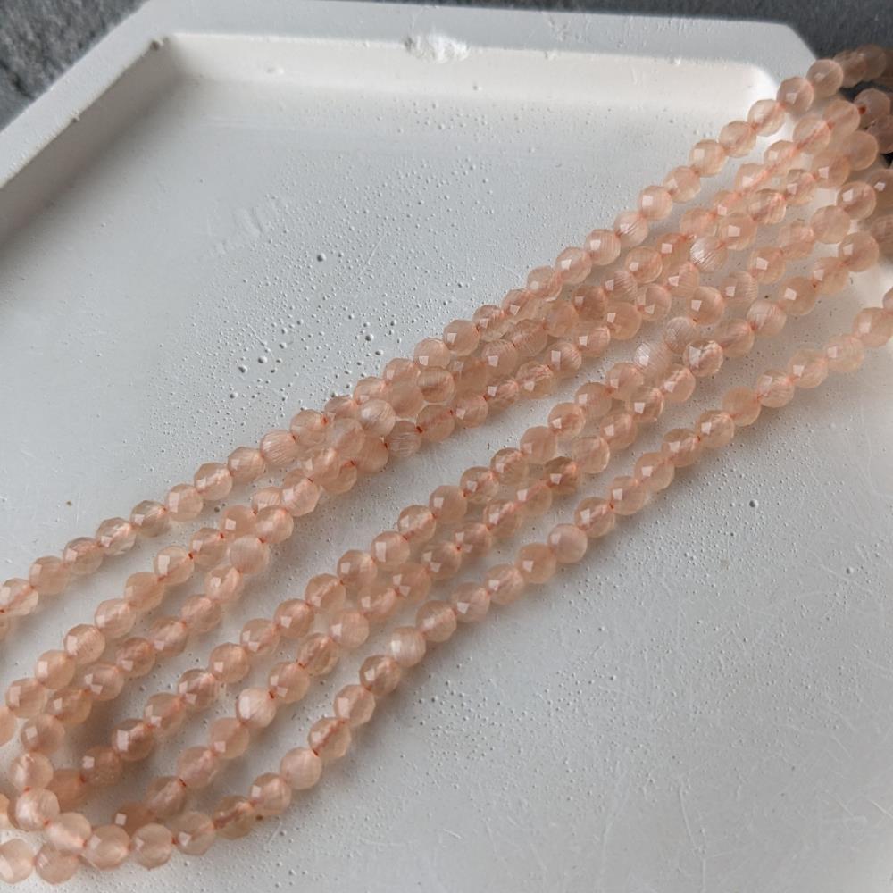 Mačacie oko, 3,2 mm, béžové fazety, 38 cm