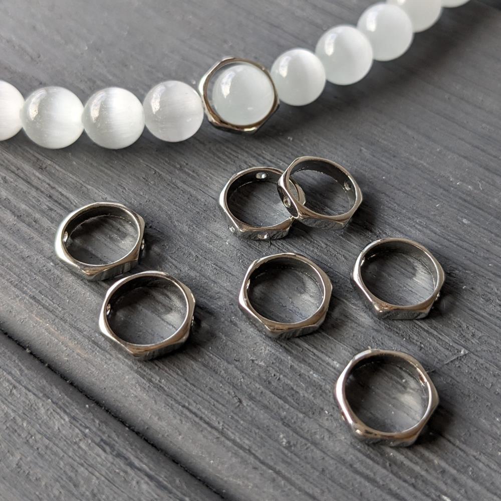 Šesťuholníkový obrys pre 8 mm korálku, luxusná ródiová zliatina